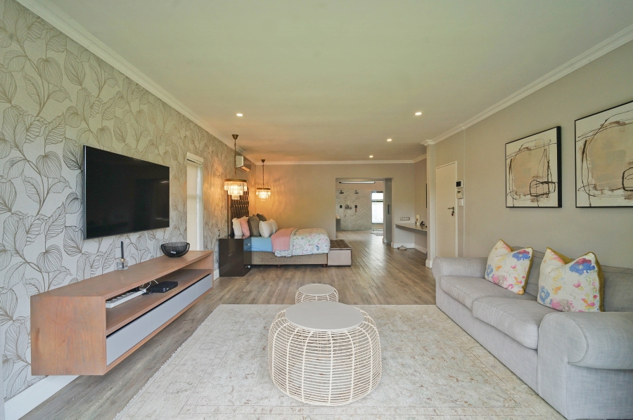 4 Bedroom Property for Sale in Beacon Bay Eastern Cape